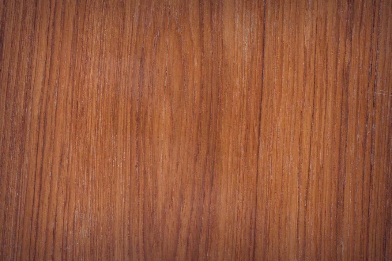 Impregnat do surowego drewna – jak skutecznie zabezpieczyć naturalny materiał?